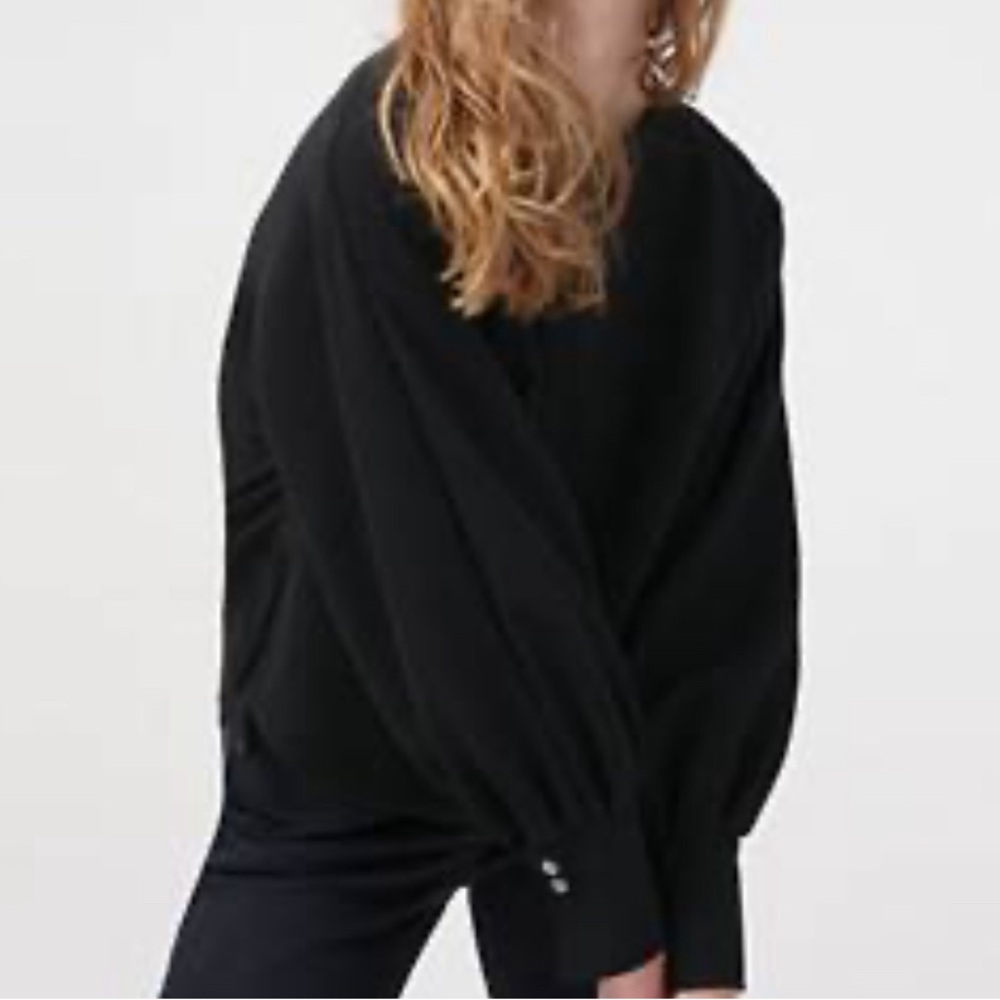 Like-new Levi’s Begonia Blouse